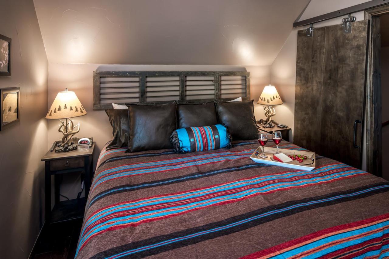 Fifth Dimension, 2 Bedrooms, Wifi, Hot Tub, Game Table, Grill, Sleeps 4 Ruidoso Exterior foto
