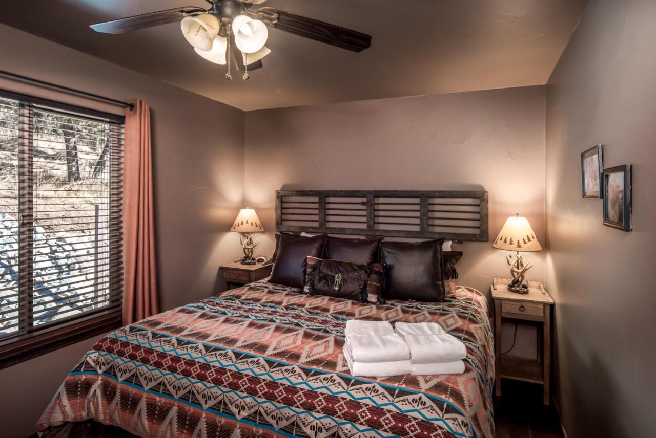 Fifth Dimension, 2 Bedrooms, Wifi, Hot Tub, Game Table, Grill, Sleeps 4 Ruidoso Exterior foto