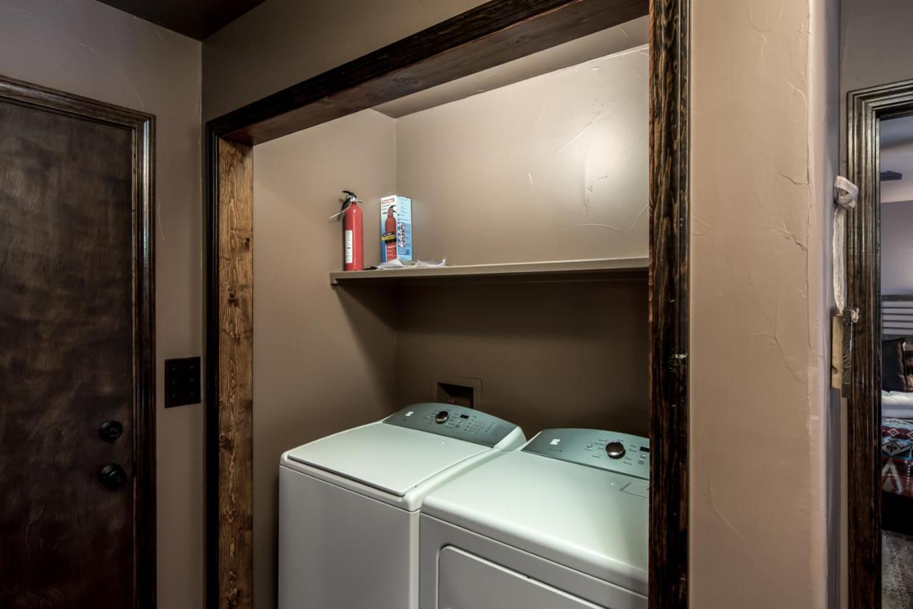 Fifth Dimension, 2 Bedrooms, Wifi, Hot Tub, Game Table, Grill, Sleeps 4 Ruidoso Exterior foto