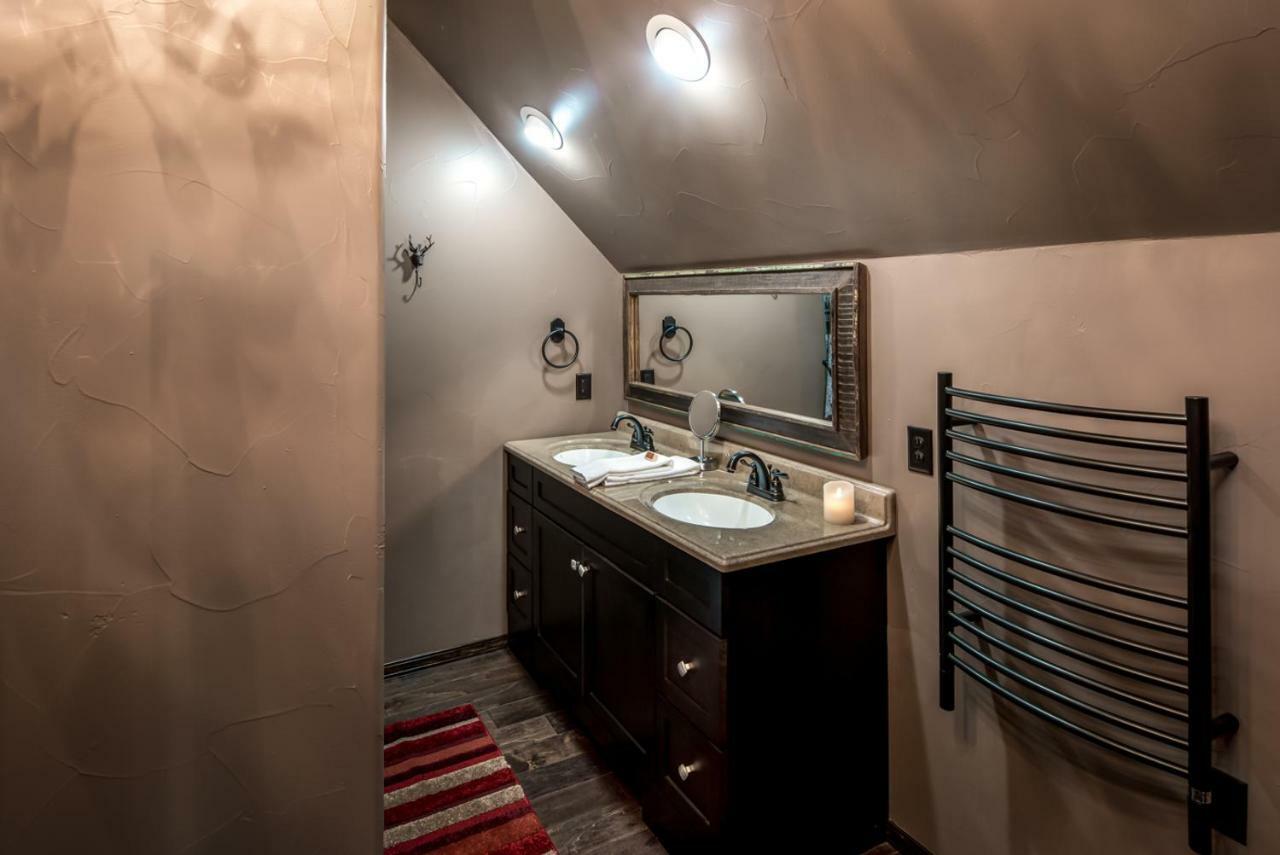 Fifth Dimension, 2 Bedrooms, Wifi, Hot Tub, Game Table, Grill, Sleeps 4 Ruidoso Exterior foto